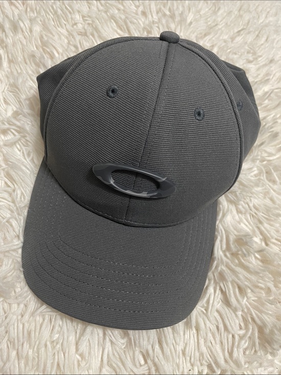 Oakley Other - Oakley Tincan Hat